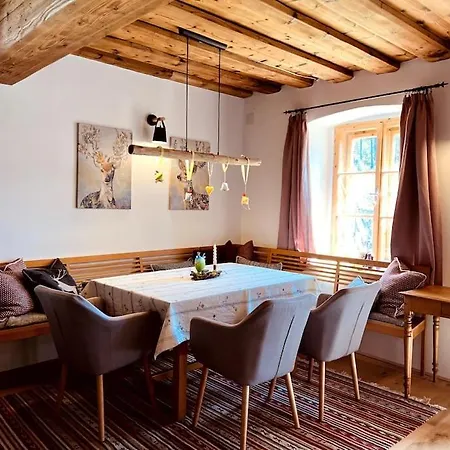 Charmantes Altes Bauernhaus * Rohr im Gebirge