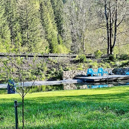 Charmantes Altes Bauernhaus Rohr im Gebirge